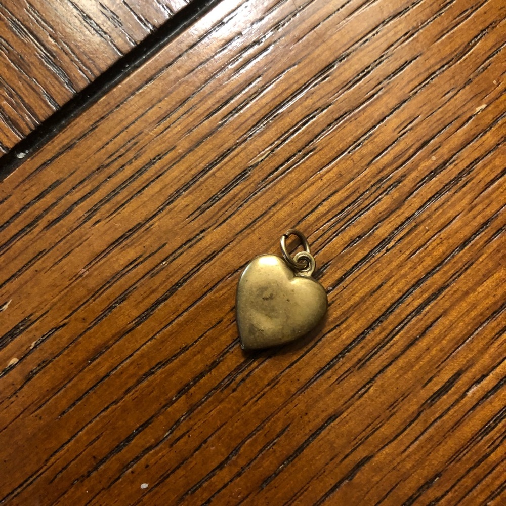 Antique gold heart pendant vintage necklace. Carved vertical design Art Deco - Picture 8 of 8